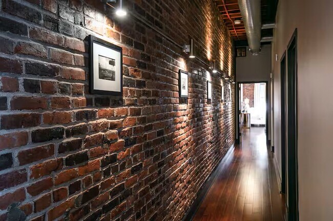 Building Photo - 3041 Olive St