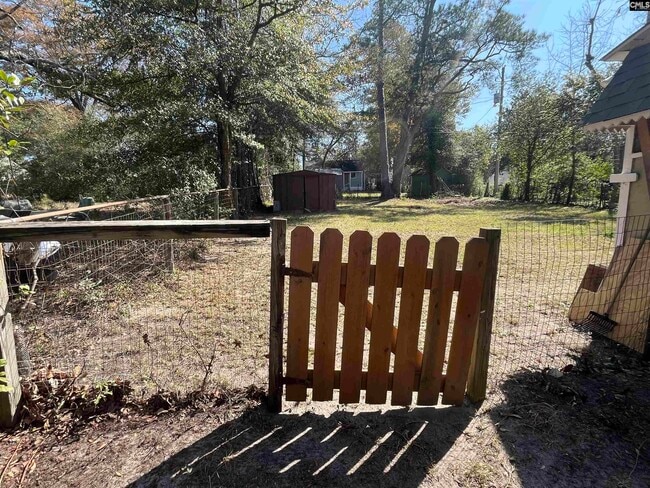 Building Photo - 704 S Bonham Rd