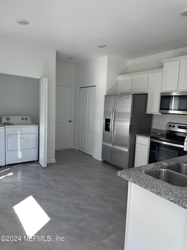 Building Photo - 59 Sunnyvale St