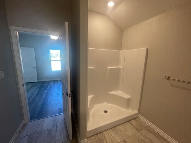 Building Photo - New home