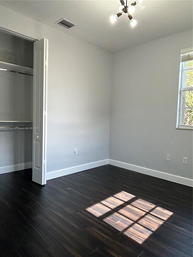Building Photo - 1065 SW 147th Ter