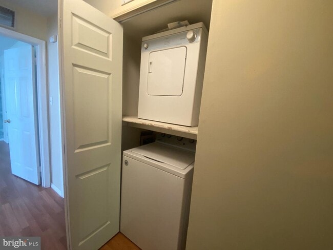 Building Photo - 1405 Britton Pl