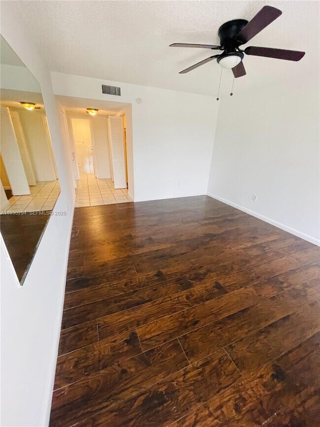 Building Photo - 4848 NW 24th Ct