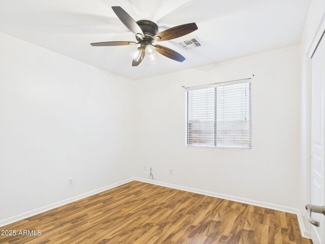 Building Photo - 2296 W Roosevelt Ave