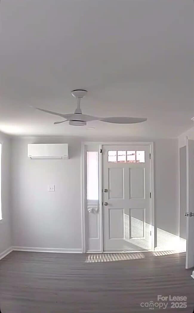 Building Photo - 124 Bridges Cir