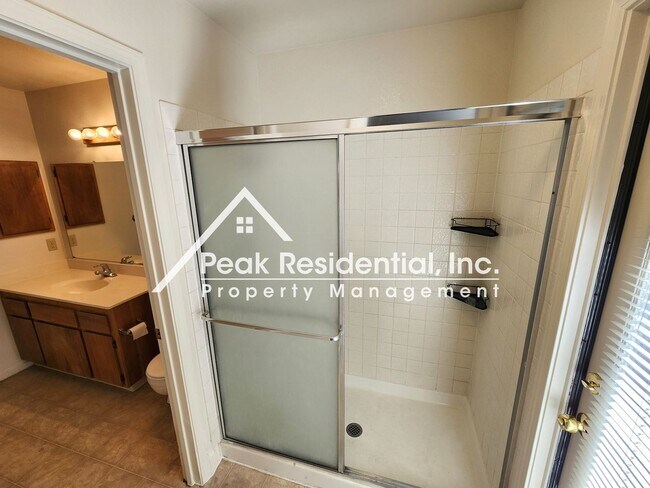 Building Photo - A Very Nice Lincoln 3bd/2ba House with 2-Car Garage