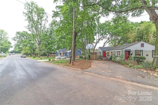 Building Photo - 2730 Holt St