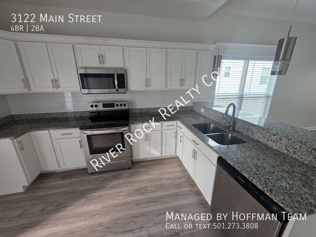 Building Photo - 3122 Main St