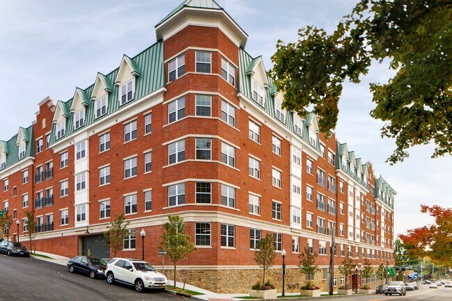Building Photo - 201 Willett Ave