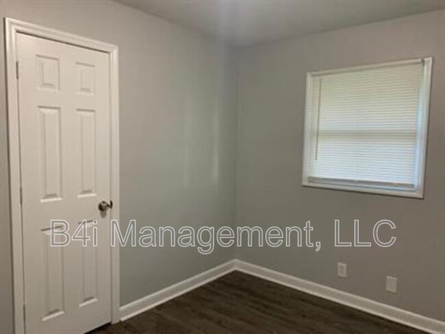 Building Photo - 4807 Gardiner Dr