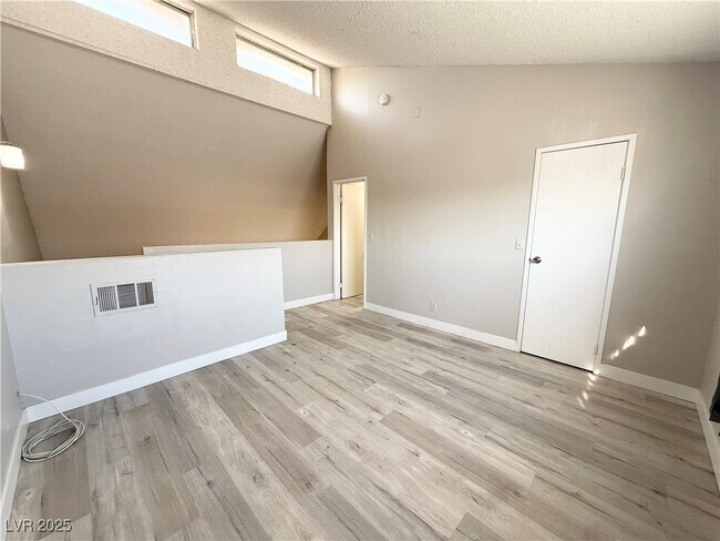 Building Photo - 5187 Garden Ln