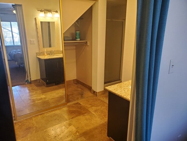 Building Photo - 8210 Cottonwood Hills Cir
