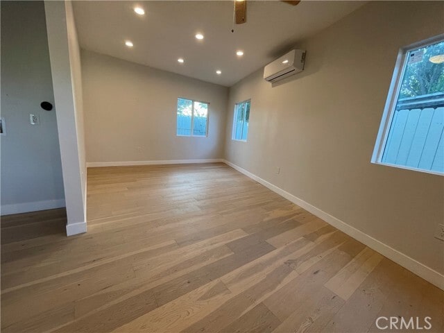 Building Photo - 623 E Elm St