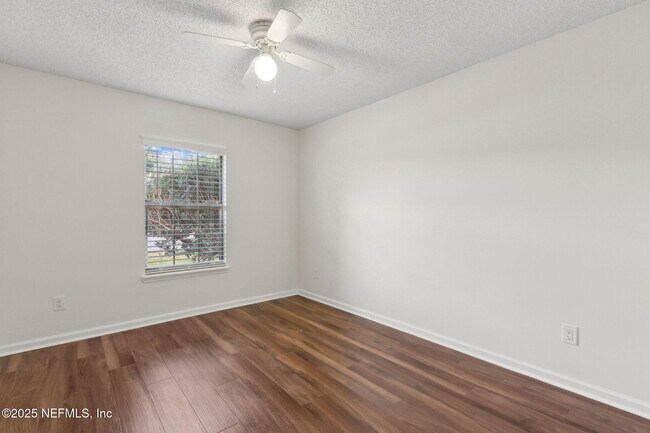Building Photo - 616 Fallen Timbers Dr