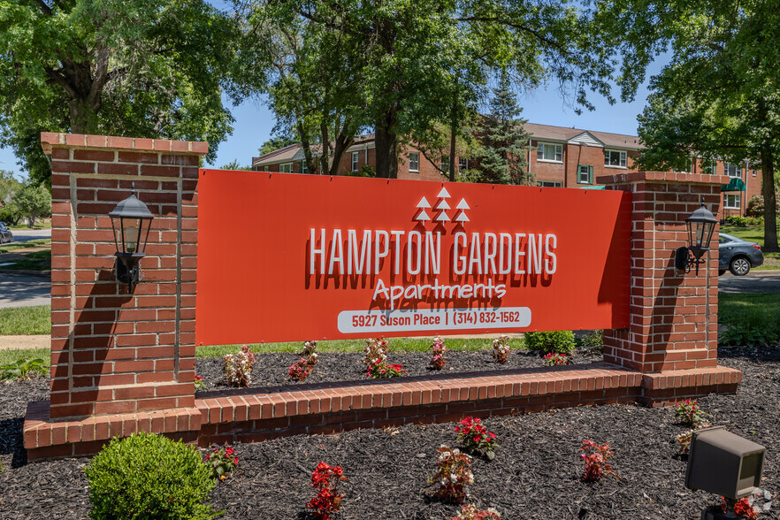 Signage - Hampton Gardens