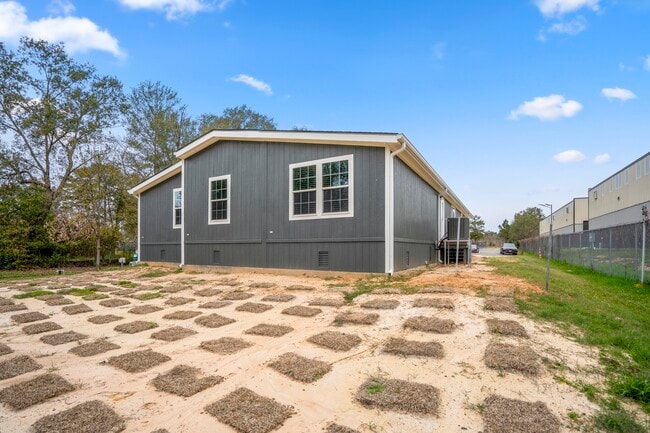 Building Photo - 14505 Alice Rd
