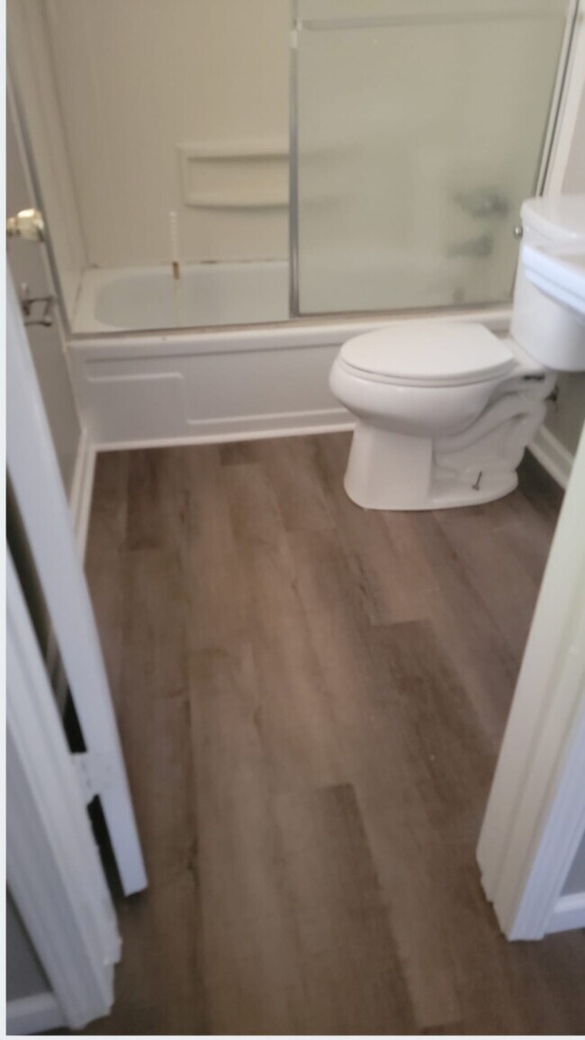 Building Photo - 2110 Miller St