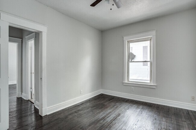 Building Photo - 3233 Park Ave