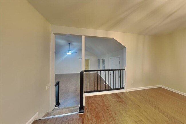 Building Photo - 1104 Canterbury Ln