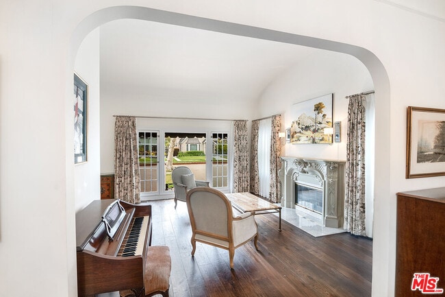 Building Photo - 106 N Citrus Ave