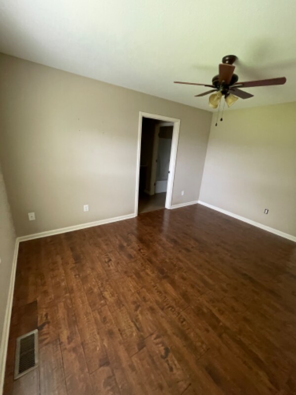 Building Photo - 210 Vanover Ln