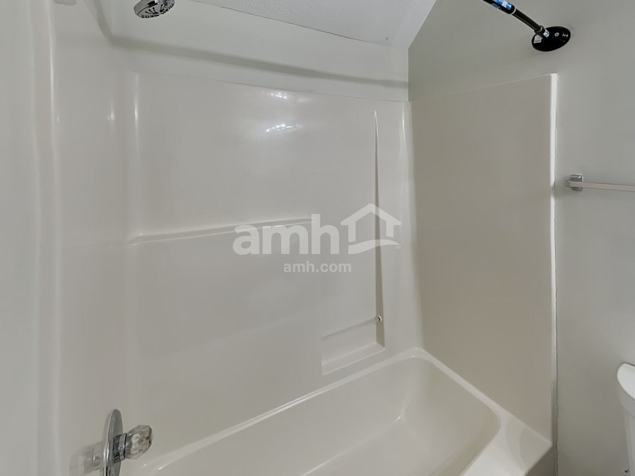 Building Photo - 1883 Portview Dr