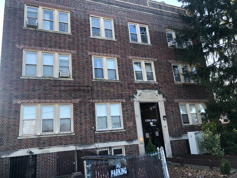 Building Photo - 34 E Tryon Ave