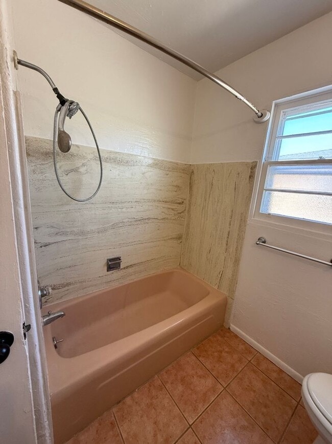 Building Photo - Charming 3-Bedroom Home in Central Tucson!