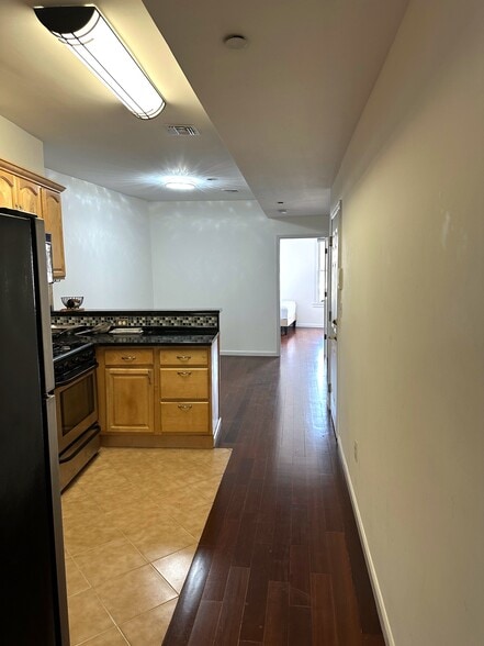 Building Photo - 395 2nd St