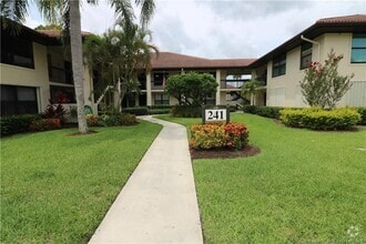 Building Photo - 241 SW South River Dr