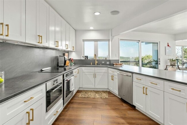 Building Photo - 1000 Redbud Trail