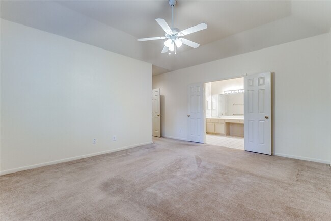 Building Photo - 127 S Winterport Cir