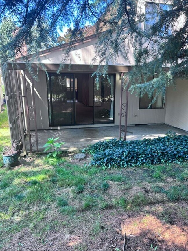 Building Photo - 7606 NW 3rd Ave