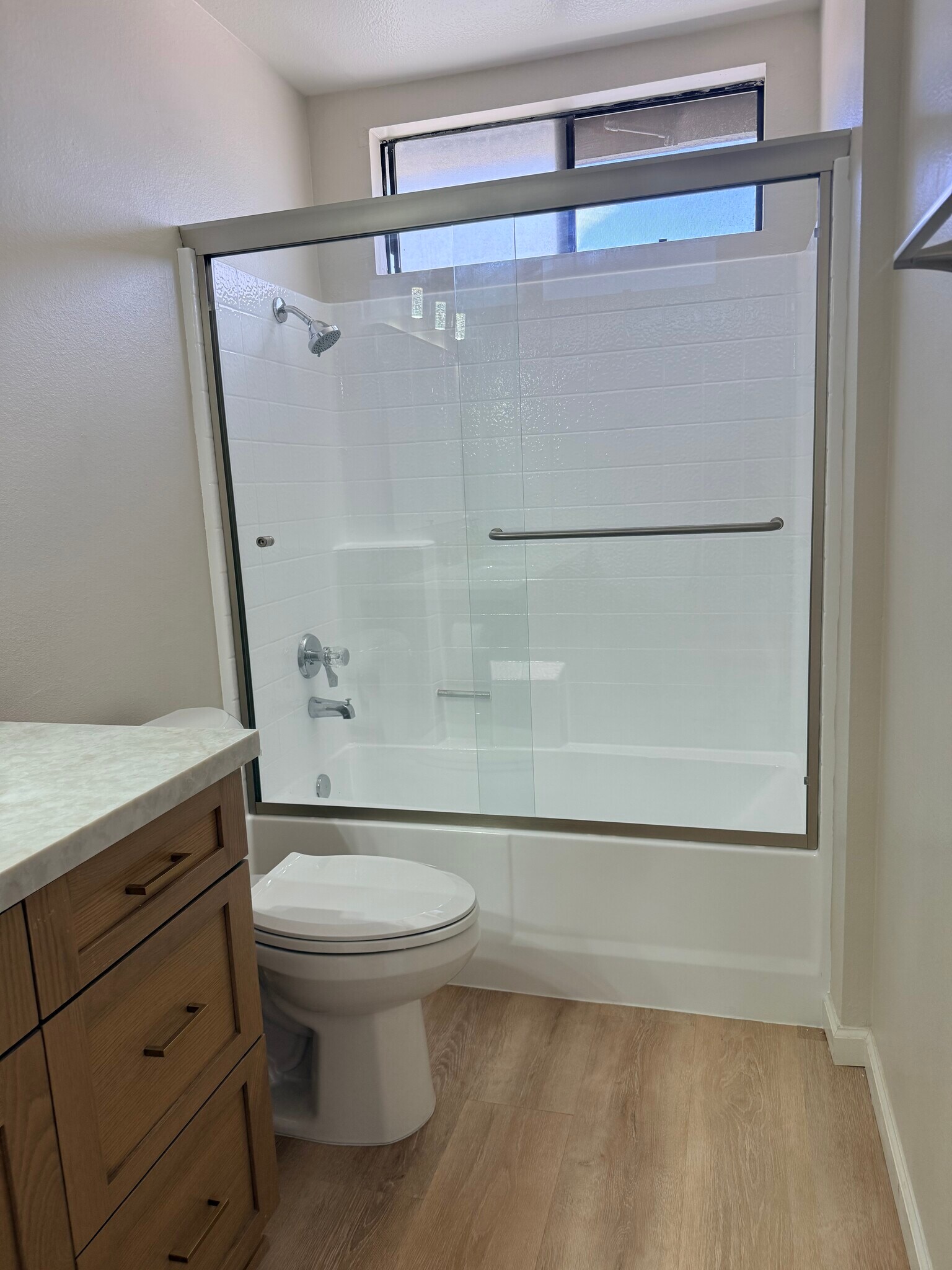 Tub shower enclosure - 470 E 7th St