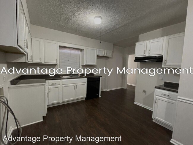 Building Photo - 5 br, 2 bath House - 1502 Rolling Hills Dr.