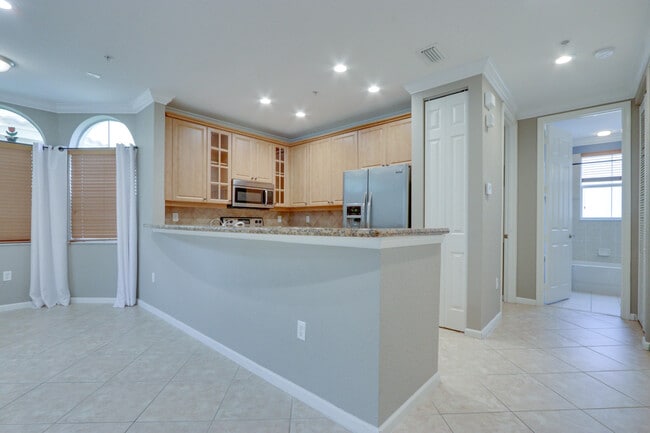 Building Photo - 1365 Vía De Pepi