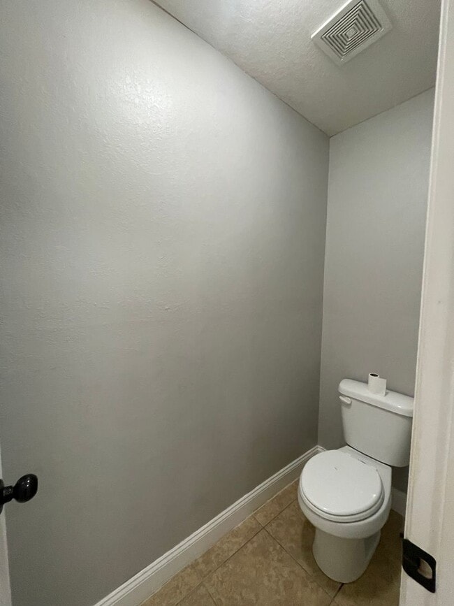 Building Photo - 3BR/2BA Located in Miller Farms Subdivision Across from MAFB!