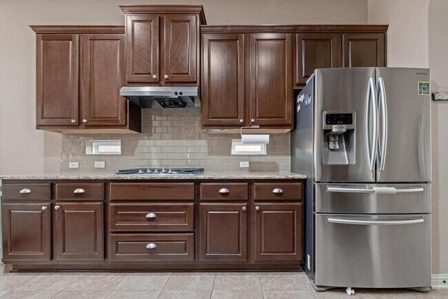 Building Photo - 614 Spanish Mustang Dr