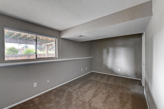Building Photo - 3369 S Tulare Ct