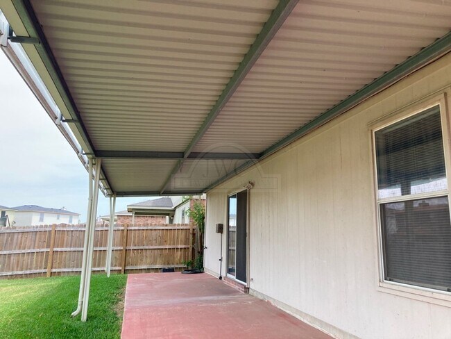 Building Photo - 5604 Bertha Dr