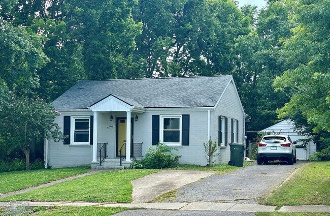 Building Photo - 206 Broadview Dr