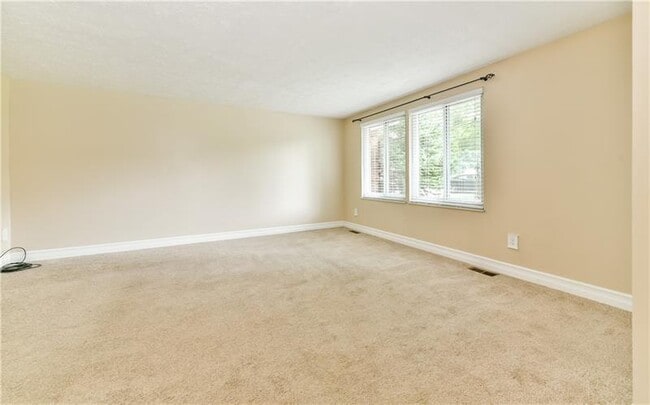 Building Photo - 4413 Laurel Oak Dr