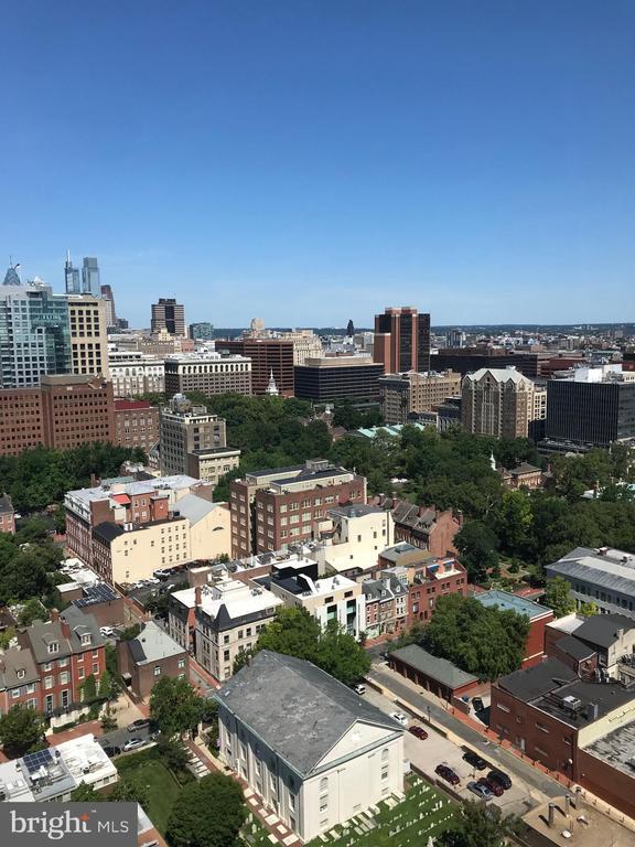 Building Photo - 210 Locust St