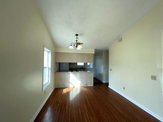 Building Photo - Ogden Cottage home, wood floors, open floo...