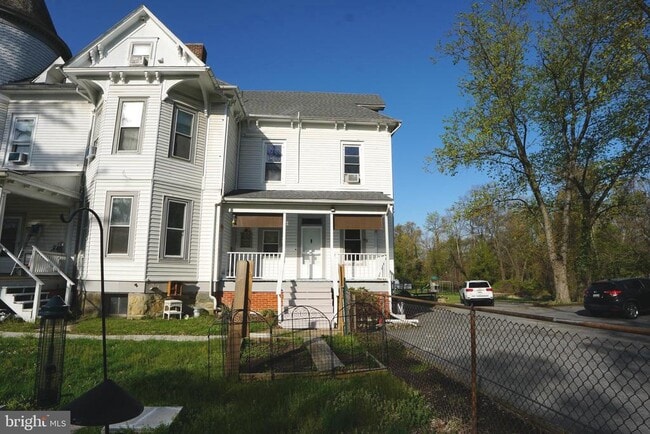 Building Photo - 1000 Edmondson Ave