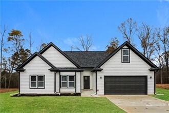 Building Photo - 112 Cassidy Trail