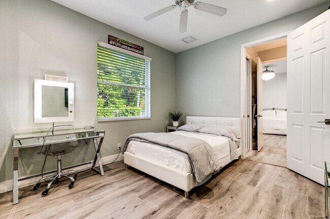 Building Photo - 11351 Regatta Ln