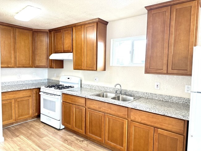 Building Photo - Charming, Humble Yet Inviting 2 Beds 1 Bath Home For Rent!-