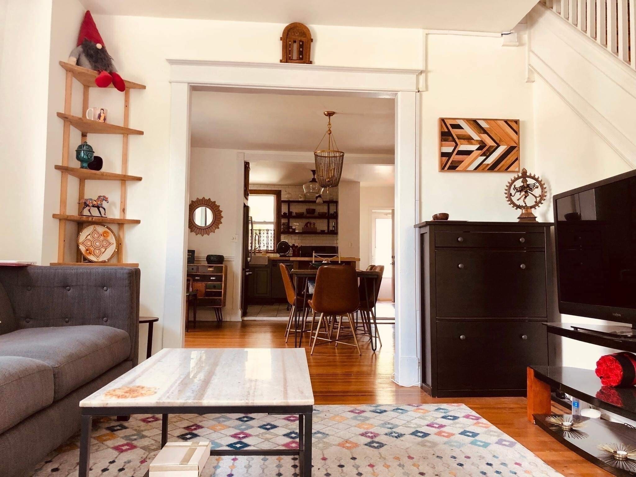 Common area 2 - 701 W 37th St