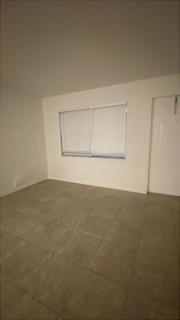 Building Photo - 3600 Riverside Dr